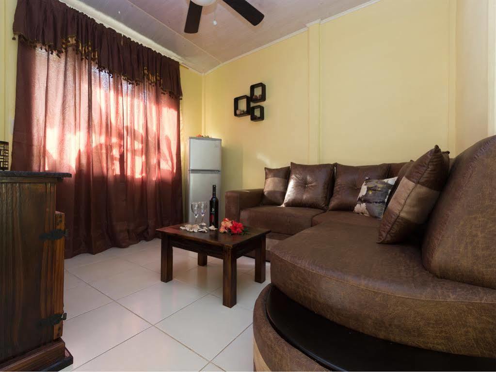 Hotel Caribbean Coconut กาอุยตา ภายนอก รูปภาพ